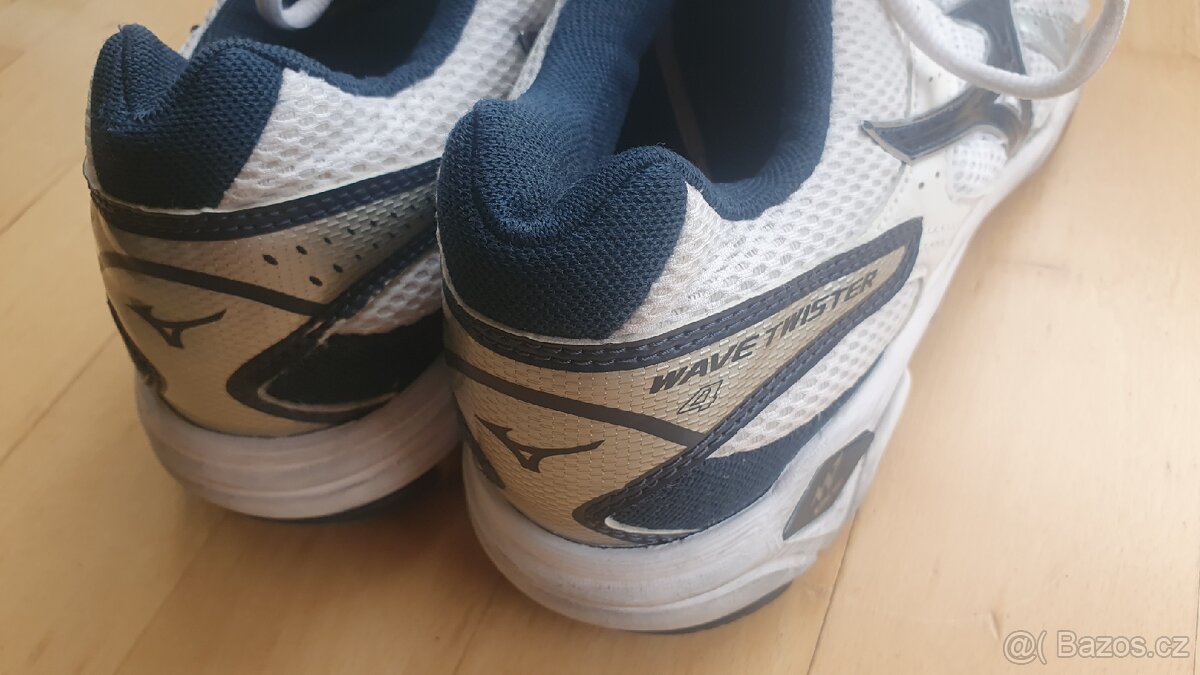 Sálové sportovní boty Mizuno, EU 42 - 2