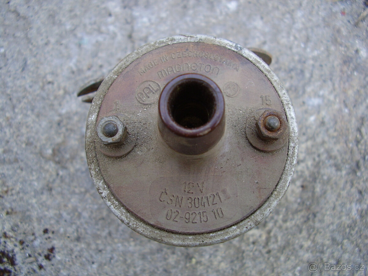 Škoda 120 sání, kryt kliky, cívka - 2