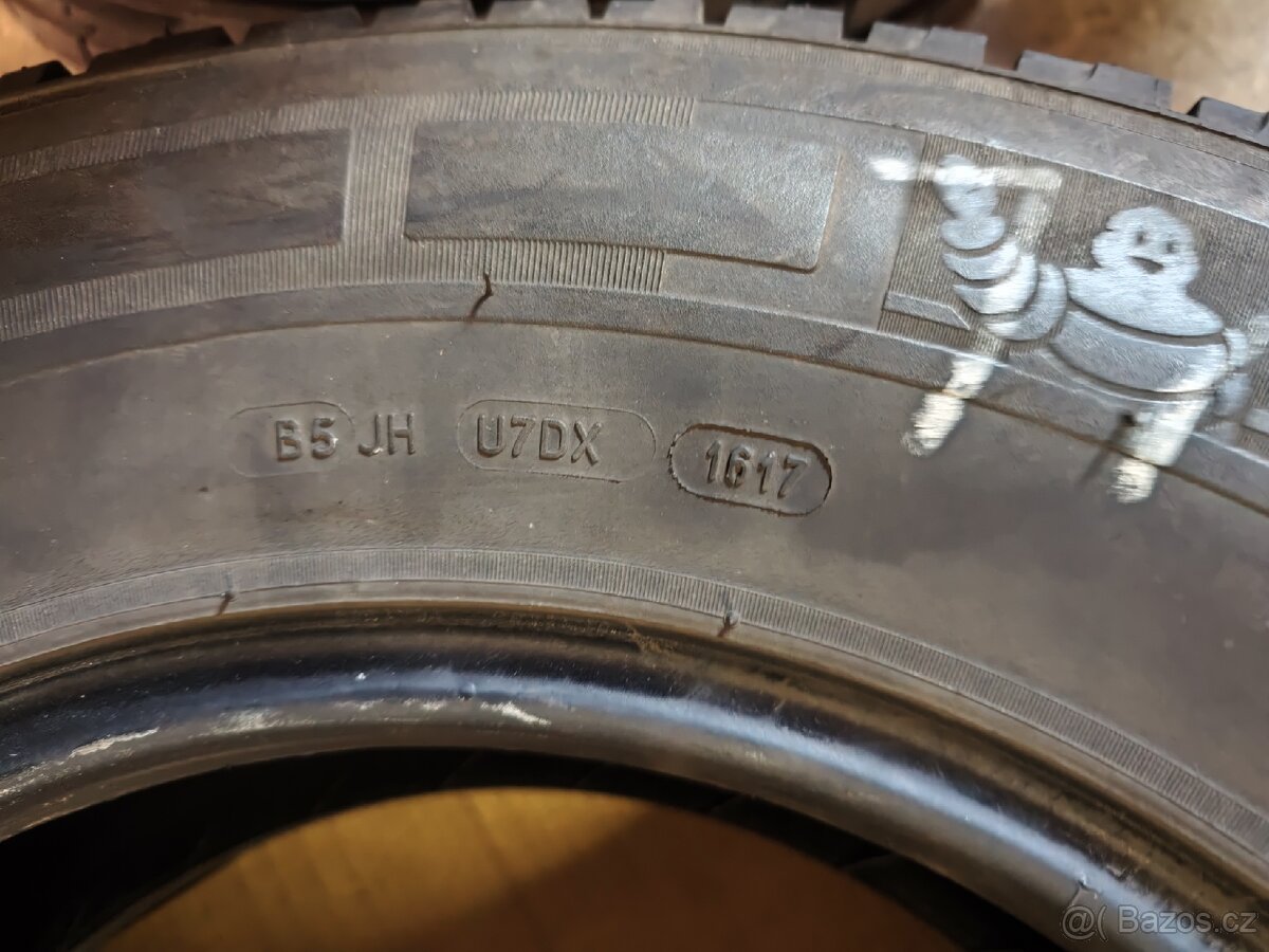 Michelin agilis 225/75r16 C - 2