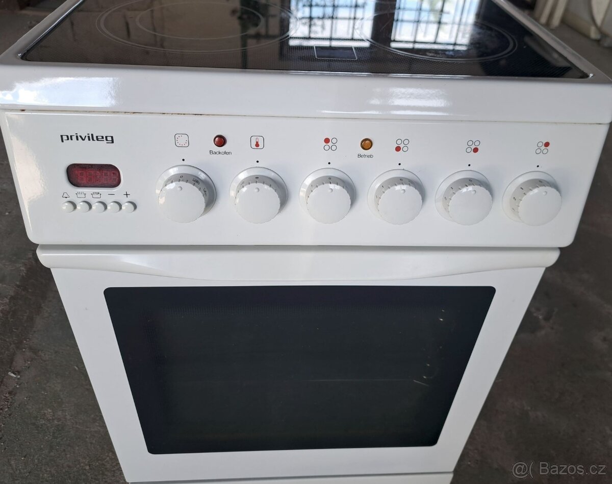 Sklokeramický sporák Privileg. - 2