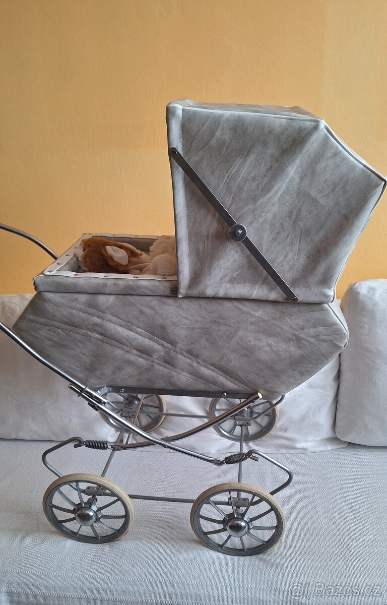 Retro kočárek pro panenky atypický - 2