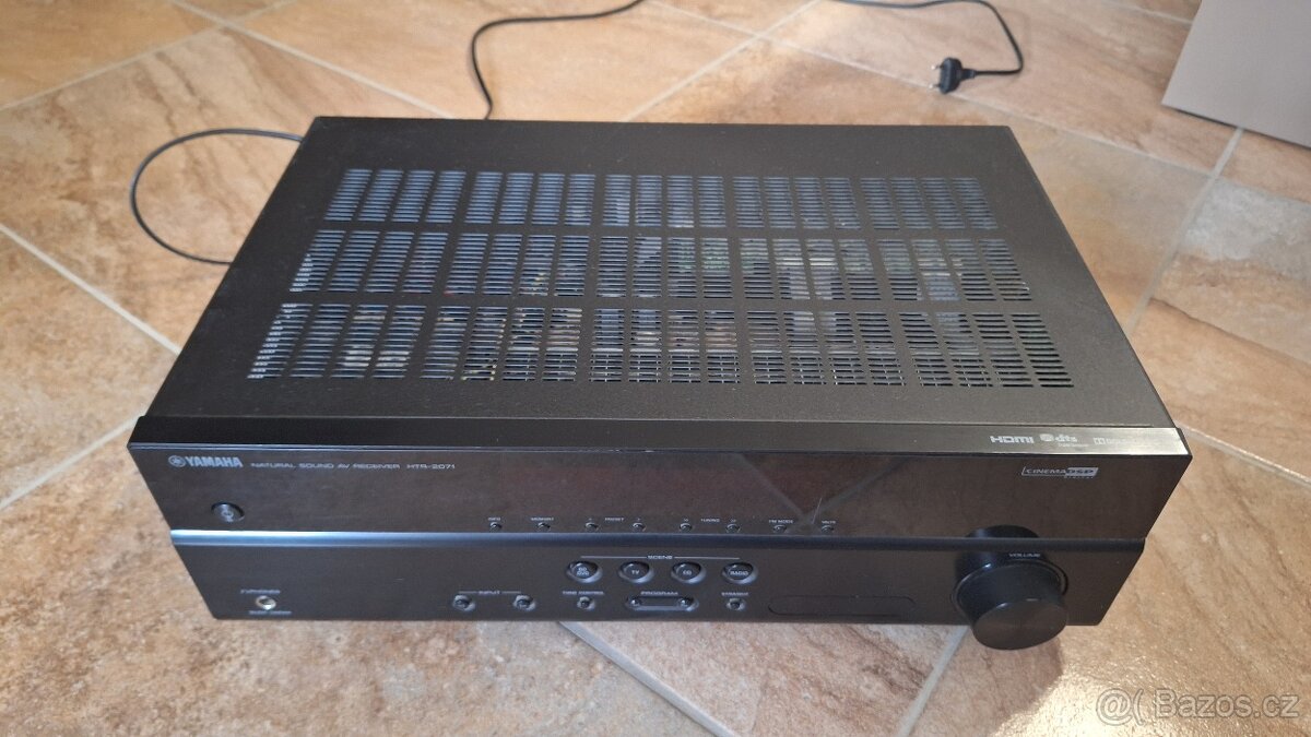 Yamaha HTR-2071 - 2