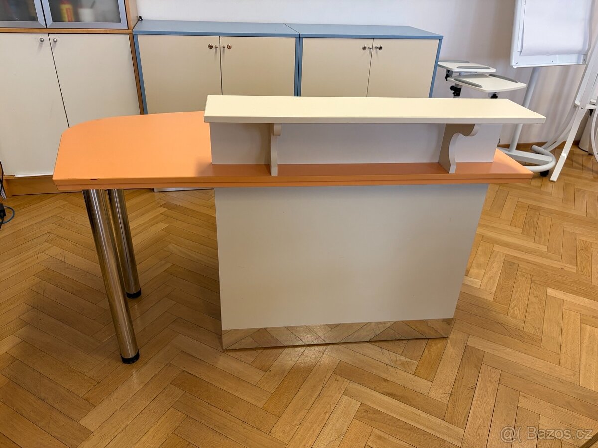 Psací stůl - katedra - 2