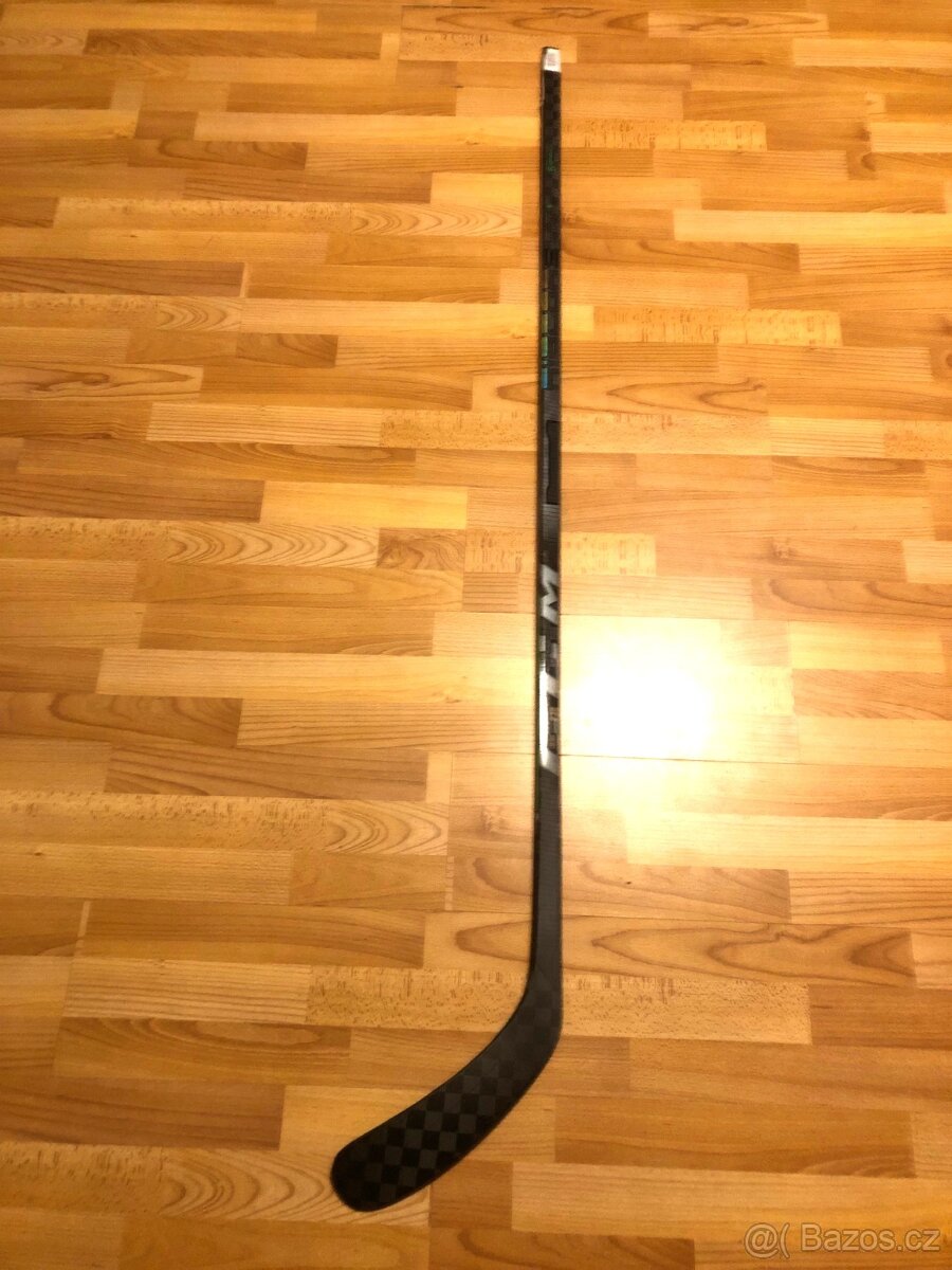 Hůl CCM Ribcor Trigger 6Pro, flex 80, levá 29 - 2