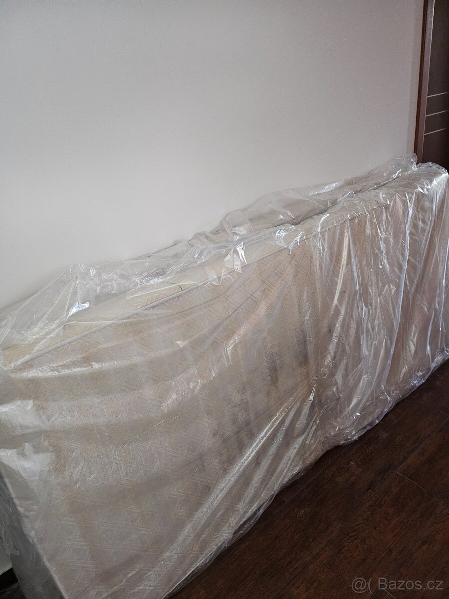 Prodám dvě starší matrace 90x200cm - 2