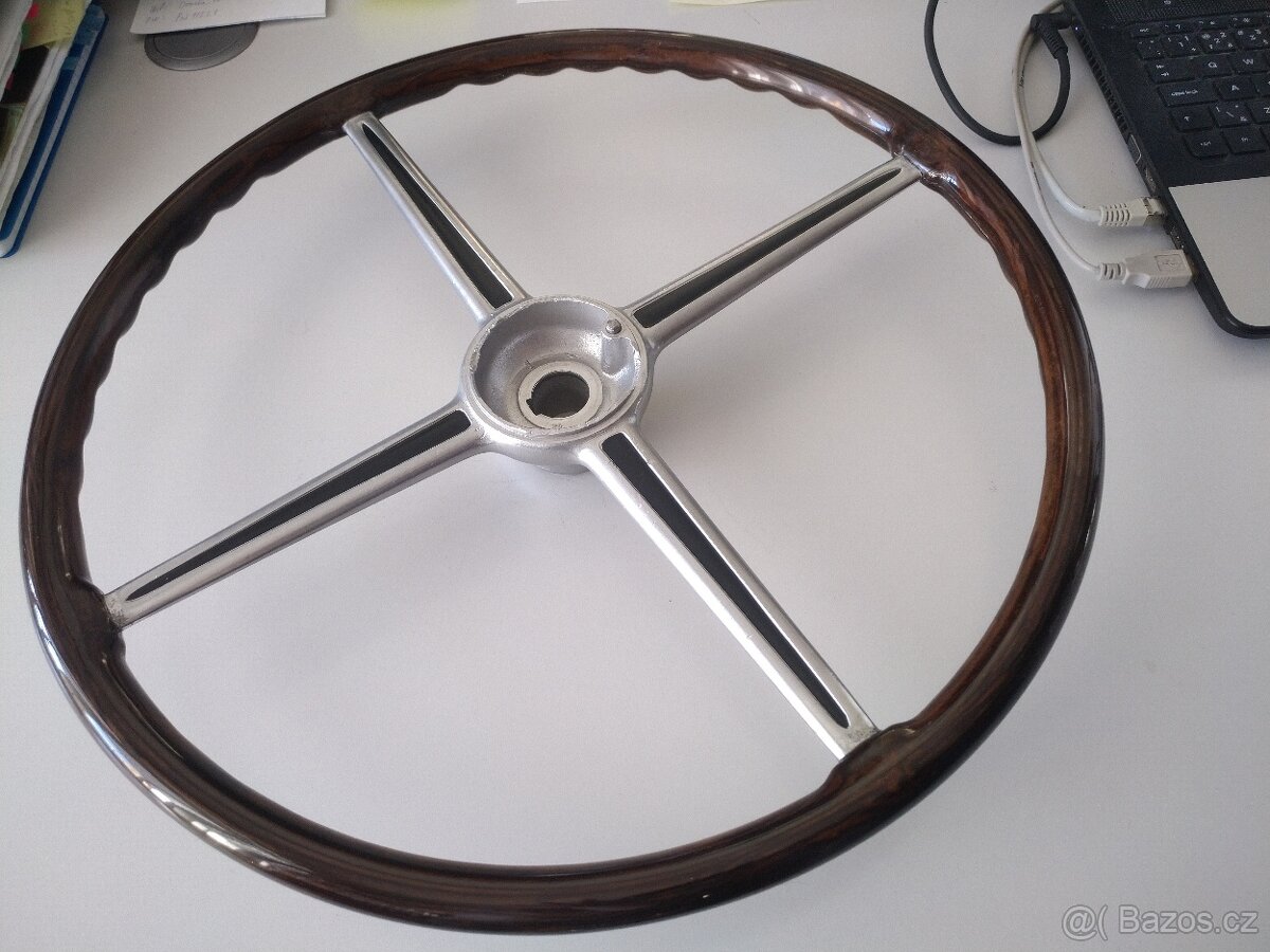 Volant Mercedes dřevěný originál - 2