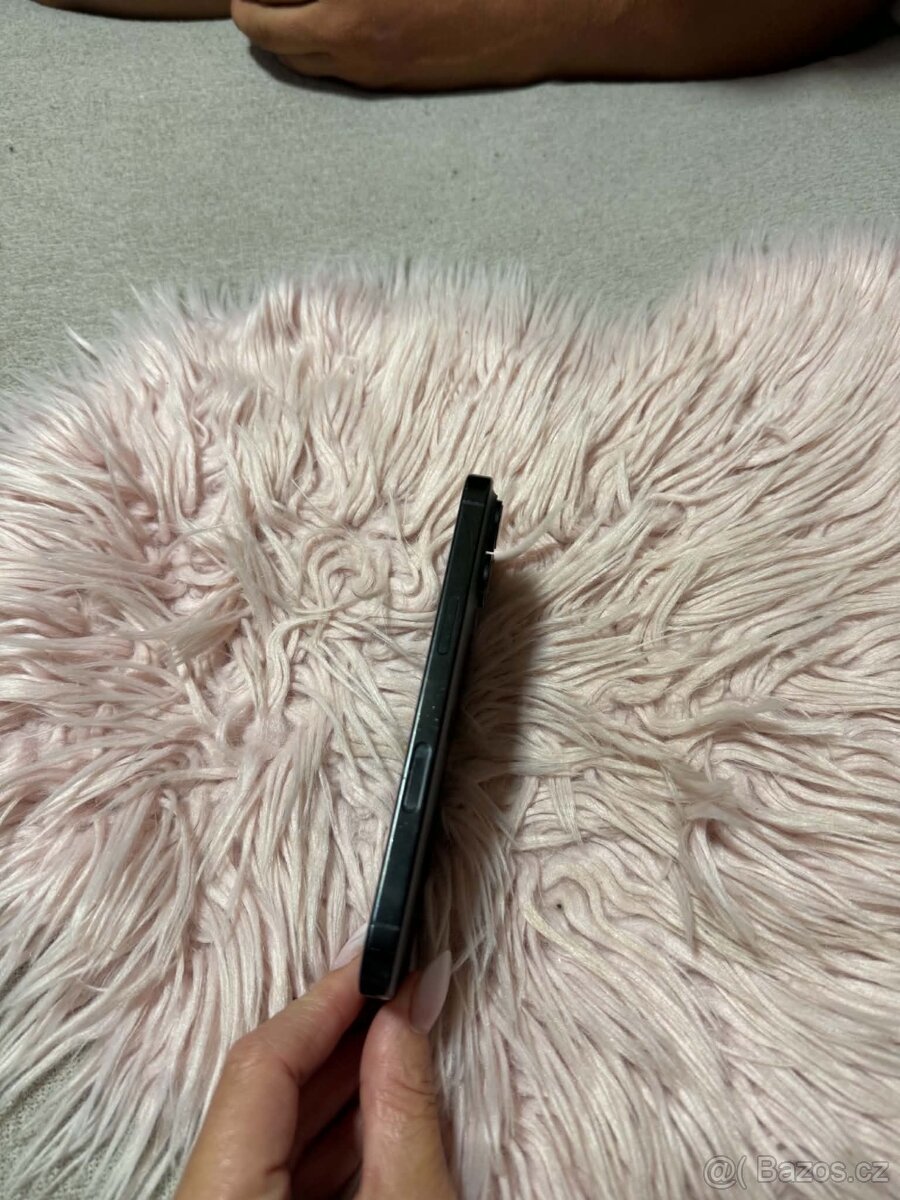 IPhone 16pro 128gb v záruce - 2