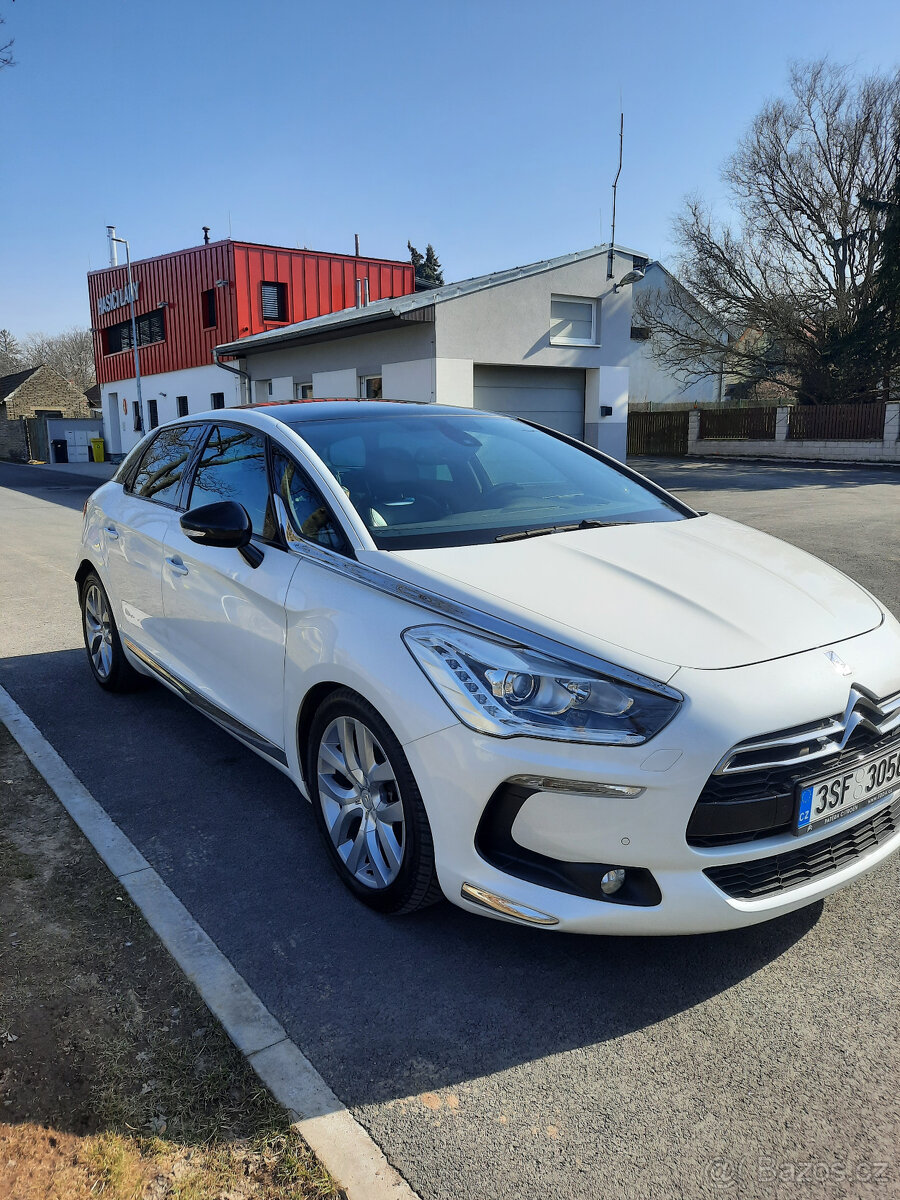 Citroen DS5 2.0 HDI , 120 kW , 134 t. km, r.v. 10/2013 - 2