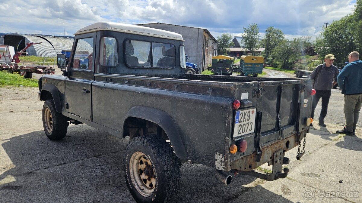Land Rover Defender 110