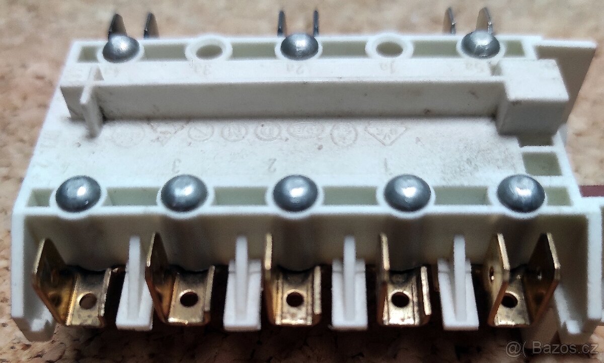 Spínače plotýnek elektrických sporáků Mora - 2