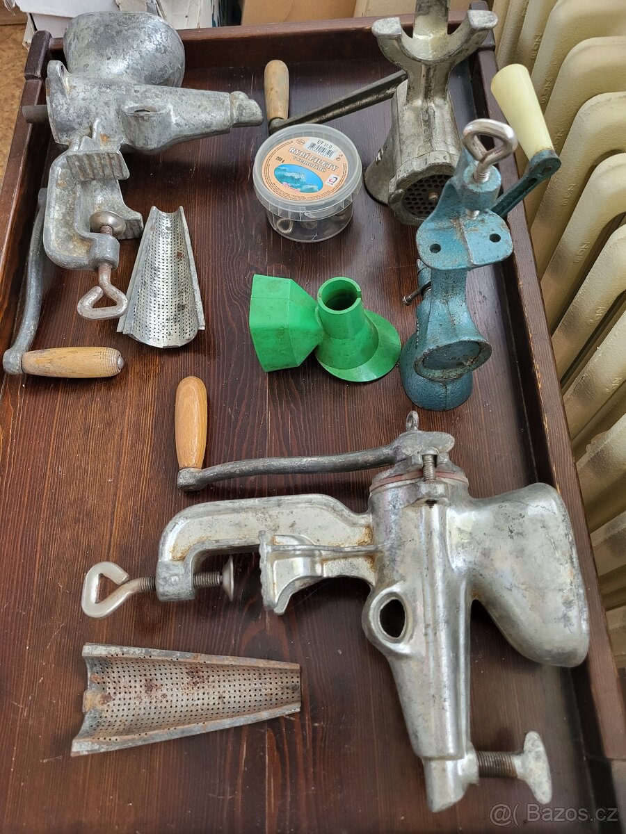 Kráječe, mlýnky, mašinky, struhadla, síta - 2