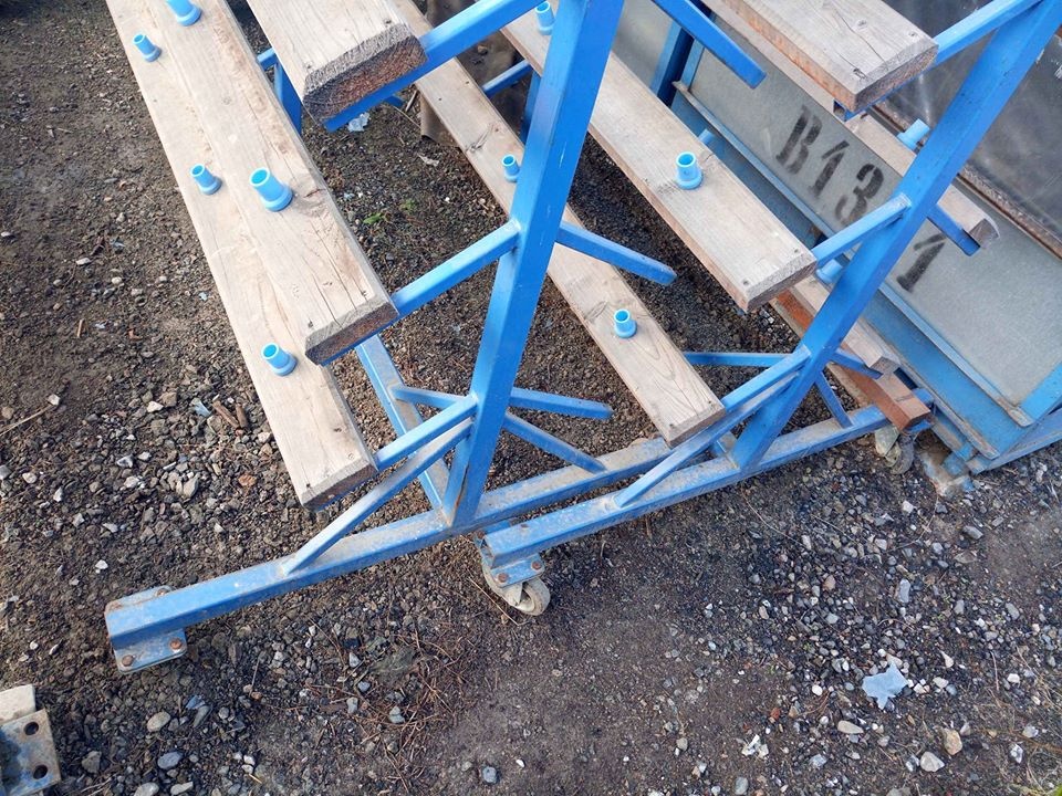 Pojízdné stojany. - 2