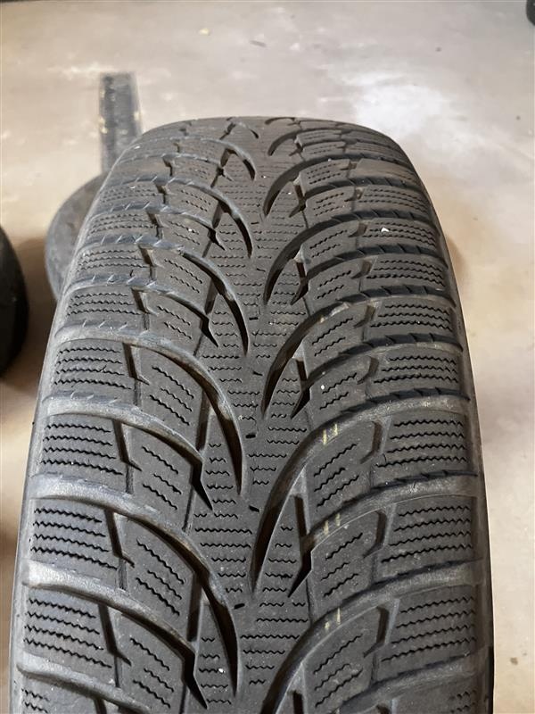 Zimní pneu Nokian 185 / 65 R15 - 2