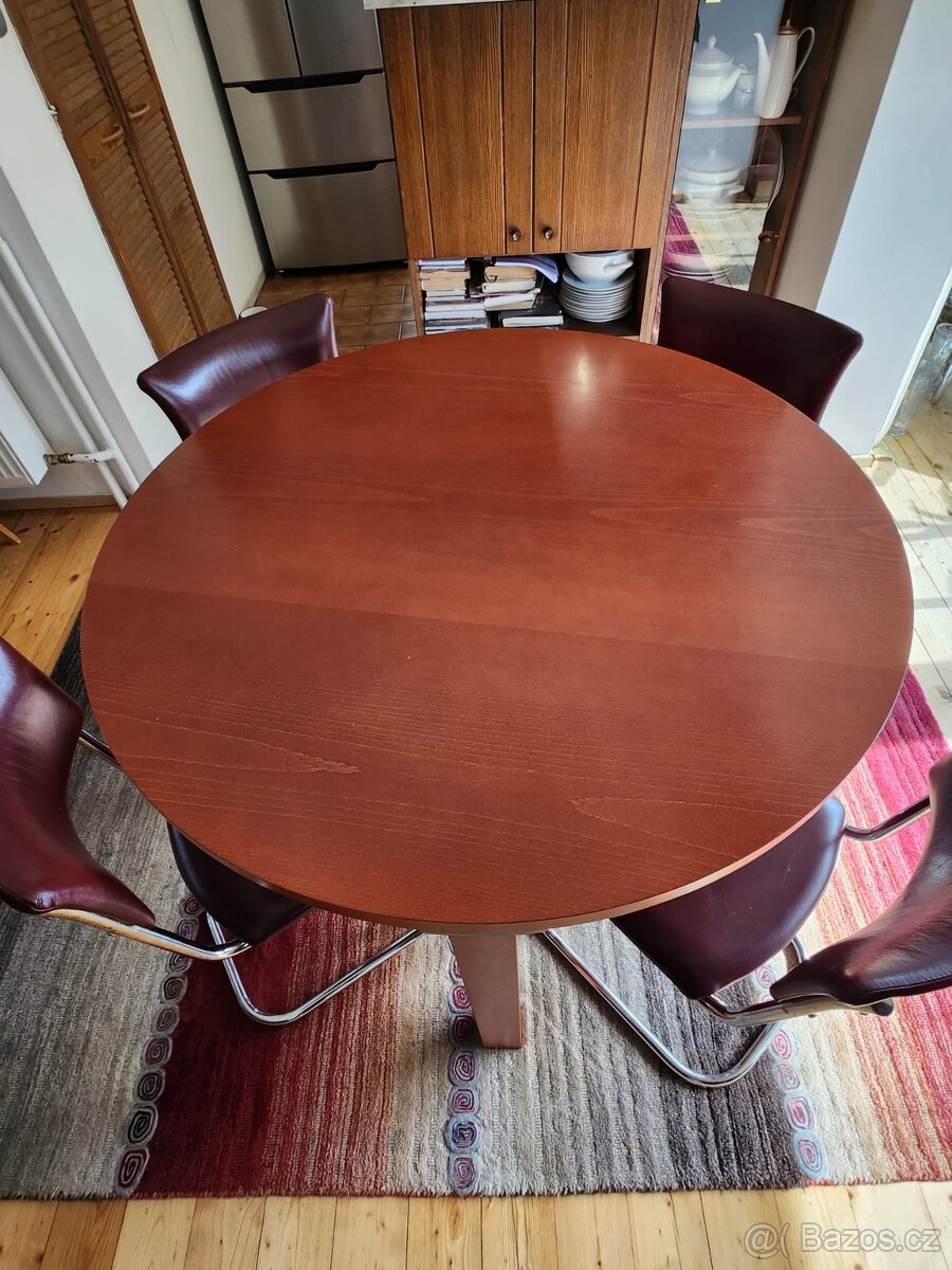 Prodám kulatý jídelní stůl – průměr 120 cm - 2