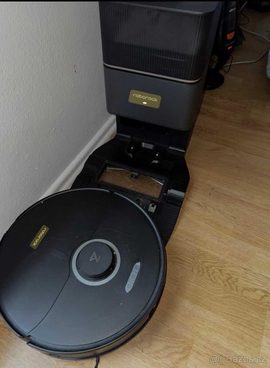 Robotický vysavač Roborock S8+ černý - 2
