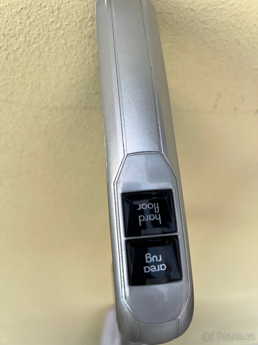 Tyčový aku vysavač Bissel C6 - 2