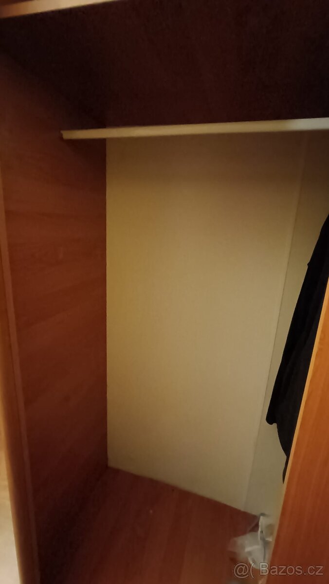 Skříň do šatny/ložnice třídílná - 2