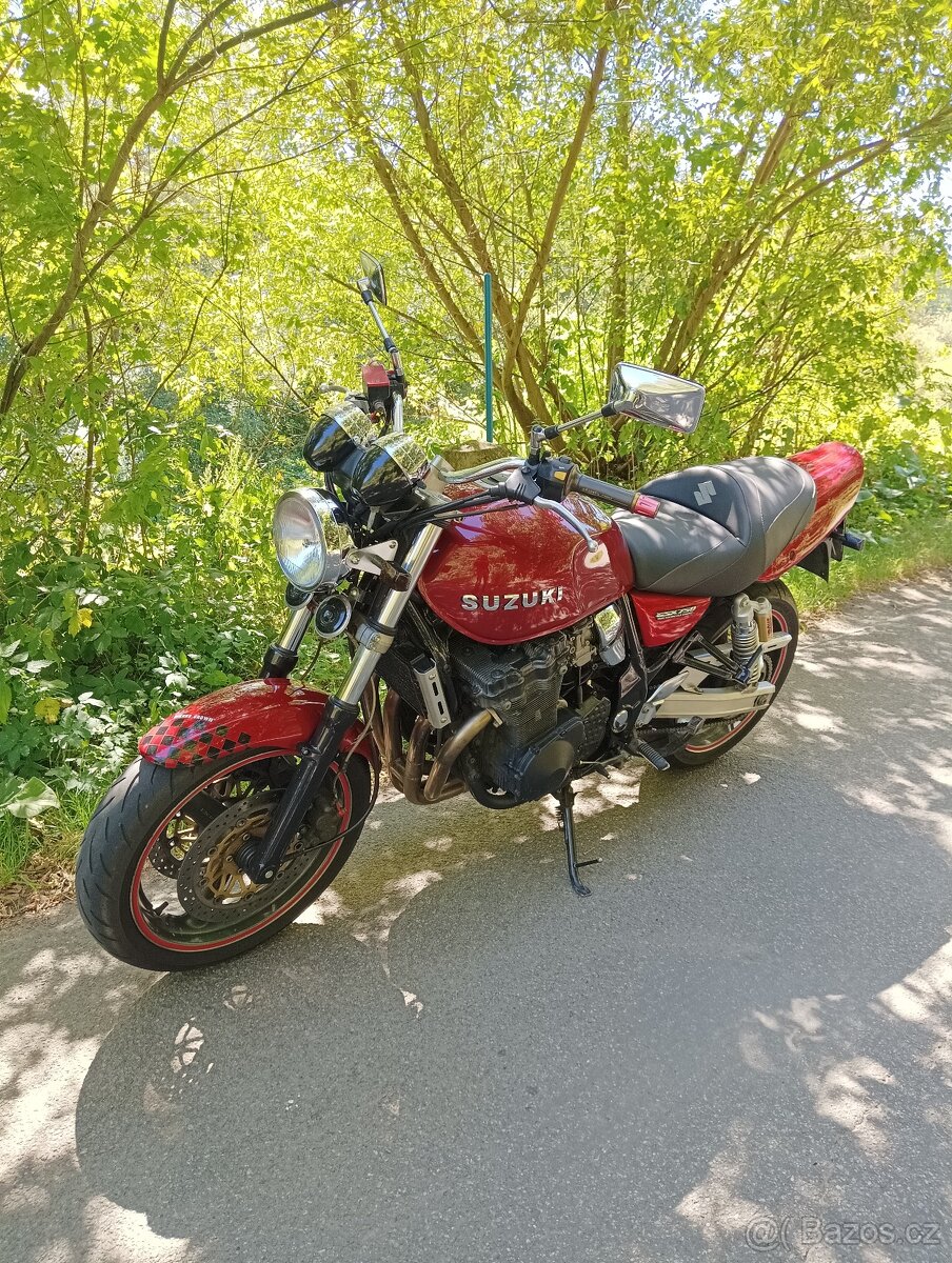 Suzuki GSX 750 inazuma - 2