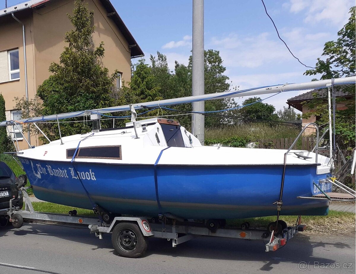 Kajutová laminátová plachetnice MICRO POLO - 2