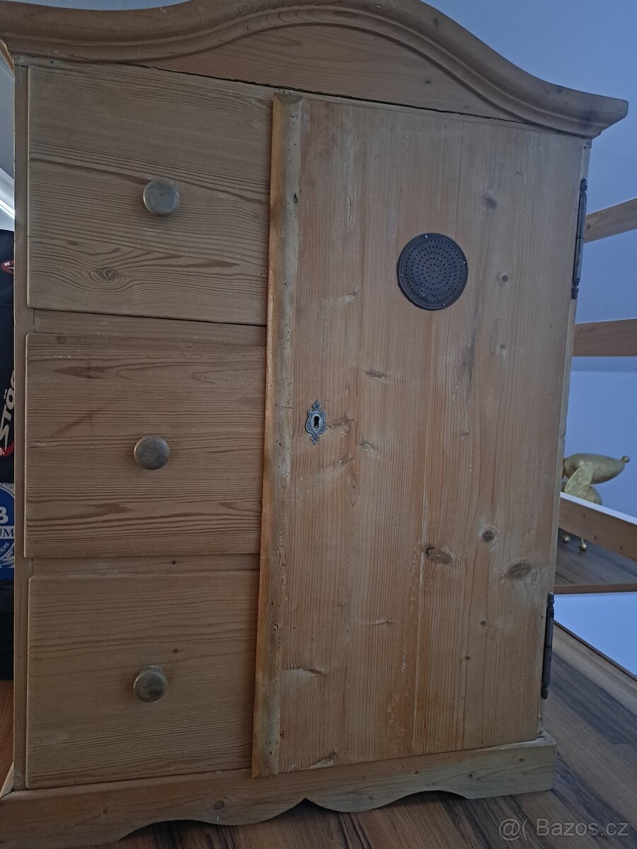 Stará špajzka chlebnik - 2