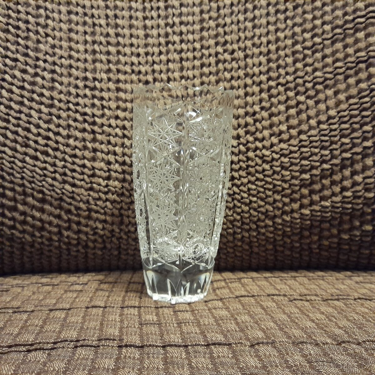 Broušená vázička - 2