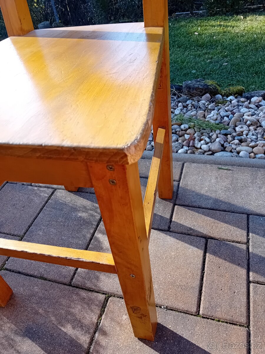 Staré kuchyňské dřevěné židle - 2