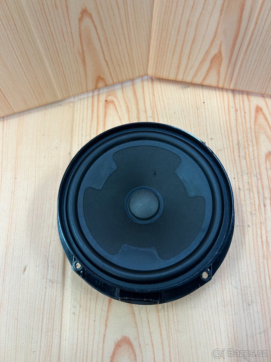 Basový reproduktor WV Passat/Arteon 3G00354523 - 2