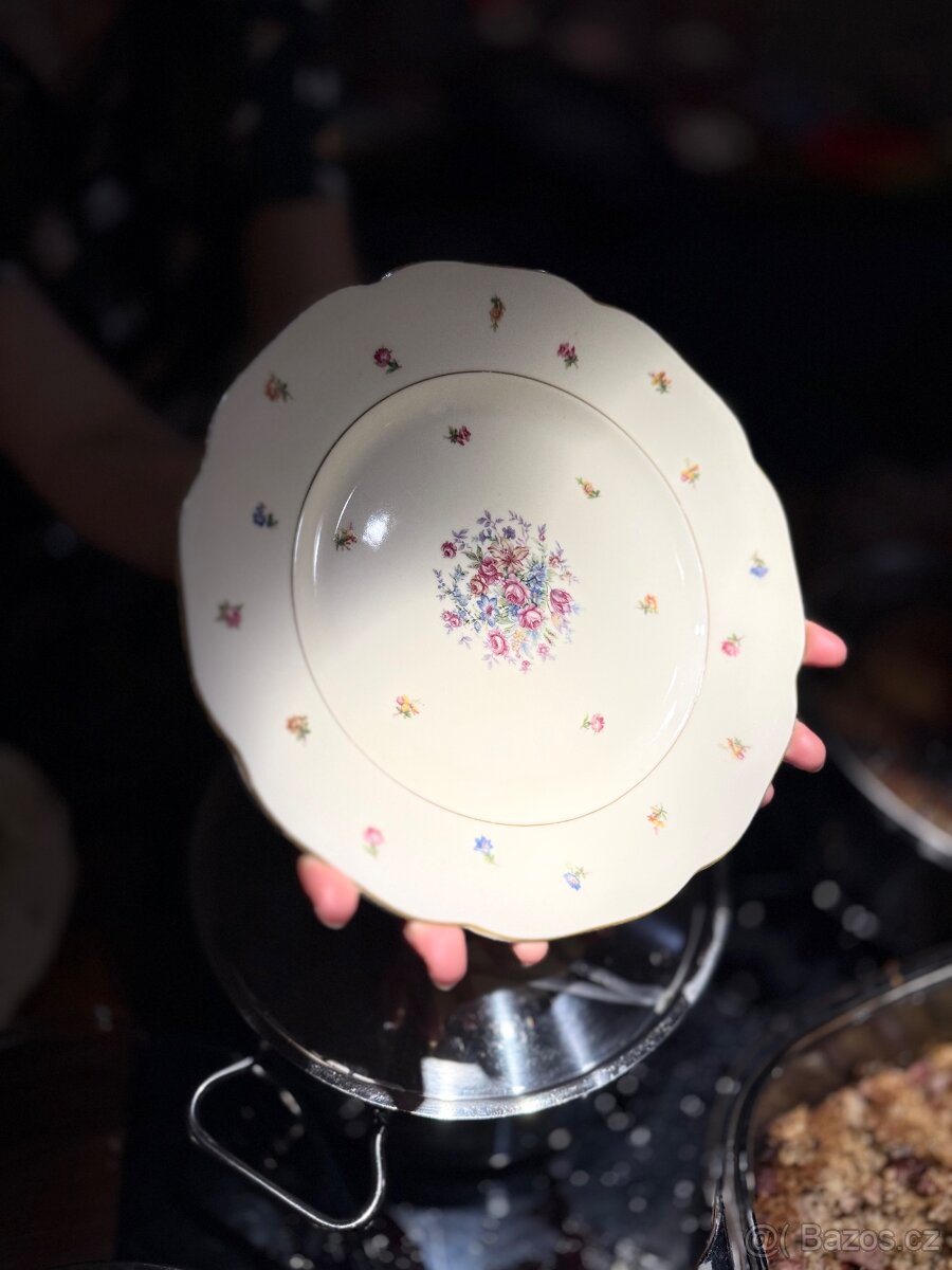 Talíře + nádobí - 2