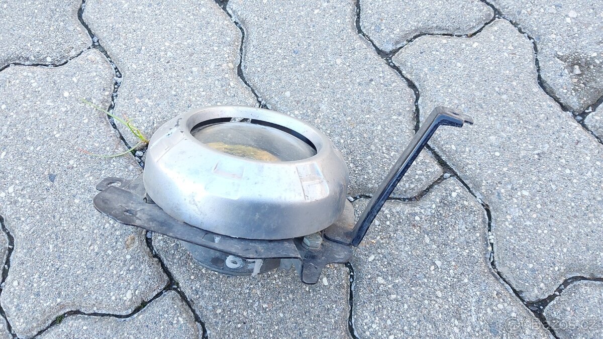 Mitsubishi L200 DiD – Mlhovka levá přední - 2