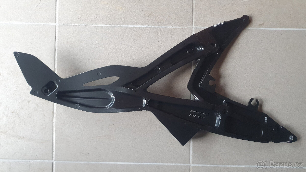 Kawasaki ER6 držáky stupaček - 2