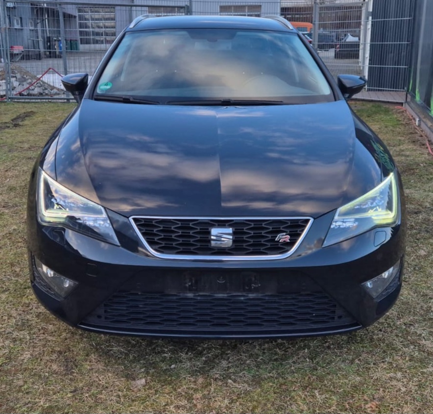 Seat Leon FR 1.4 benzín - 2