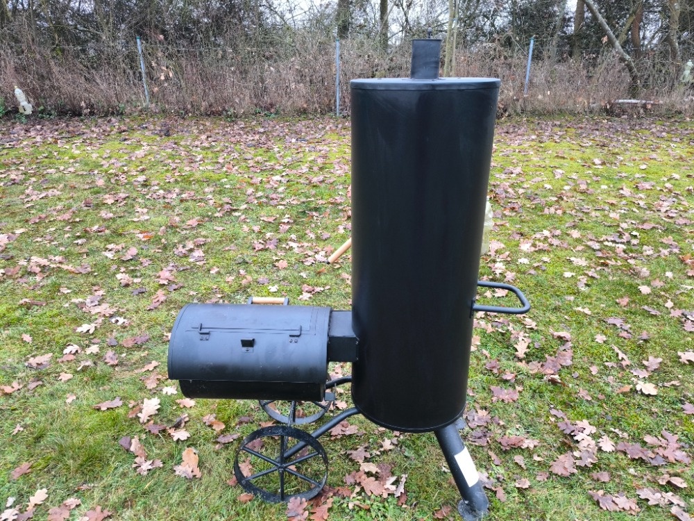 Gril s udírnou 4v1 - 2