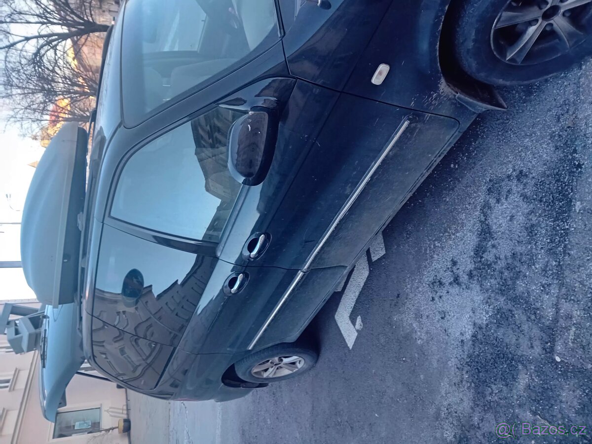 Prodám Kia Carnival - 2