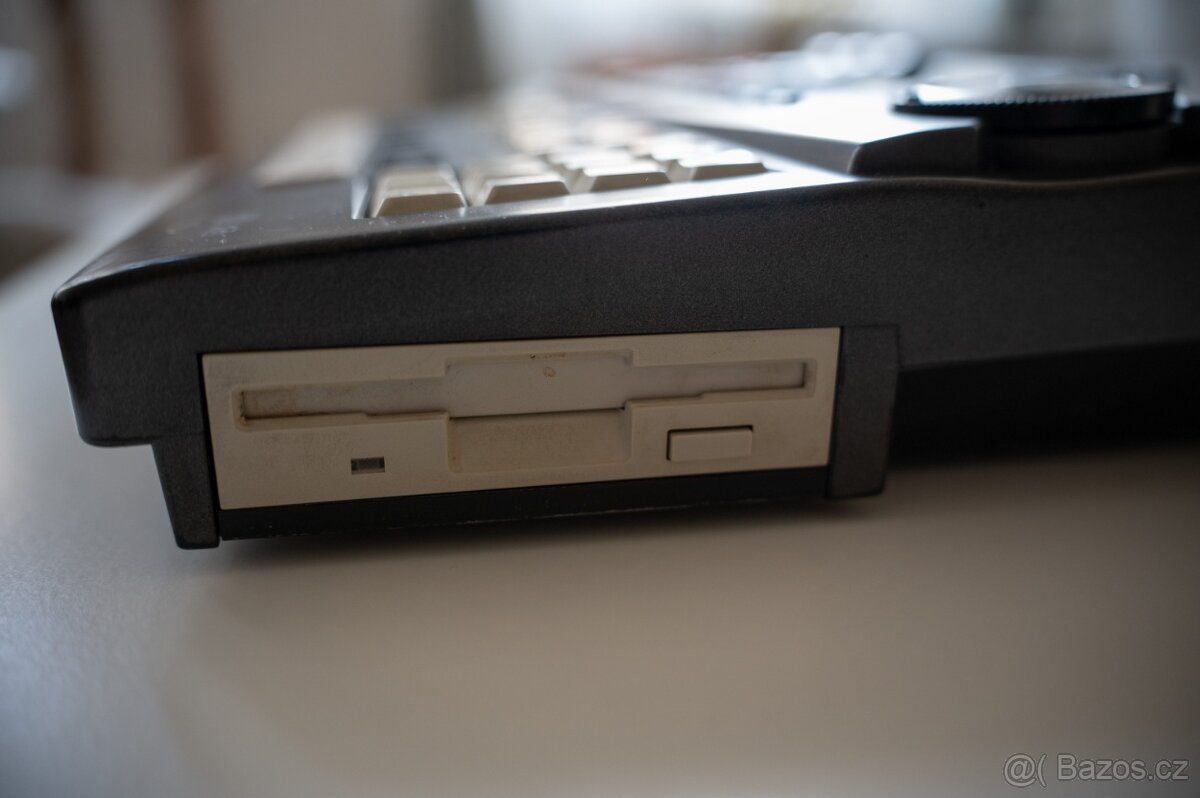 Yamaha QY700 – MIDI sequencer / workstation - 2