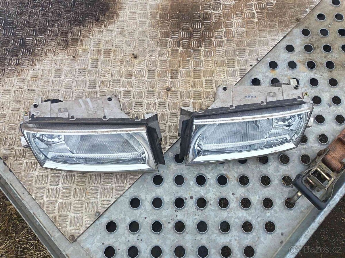 přední světla H4 Octavia 1 Face - 2