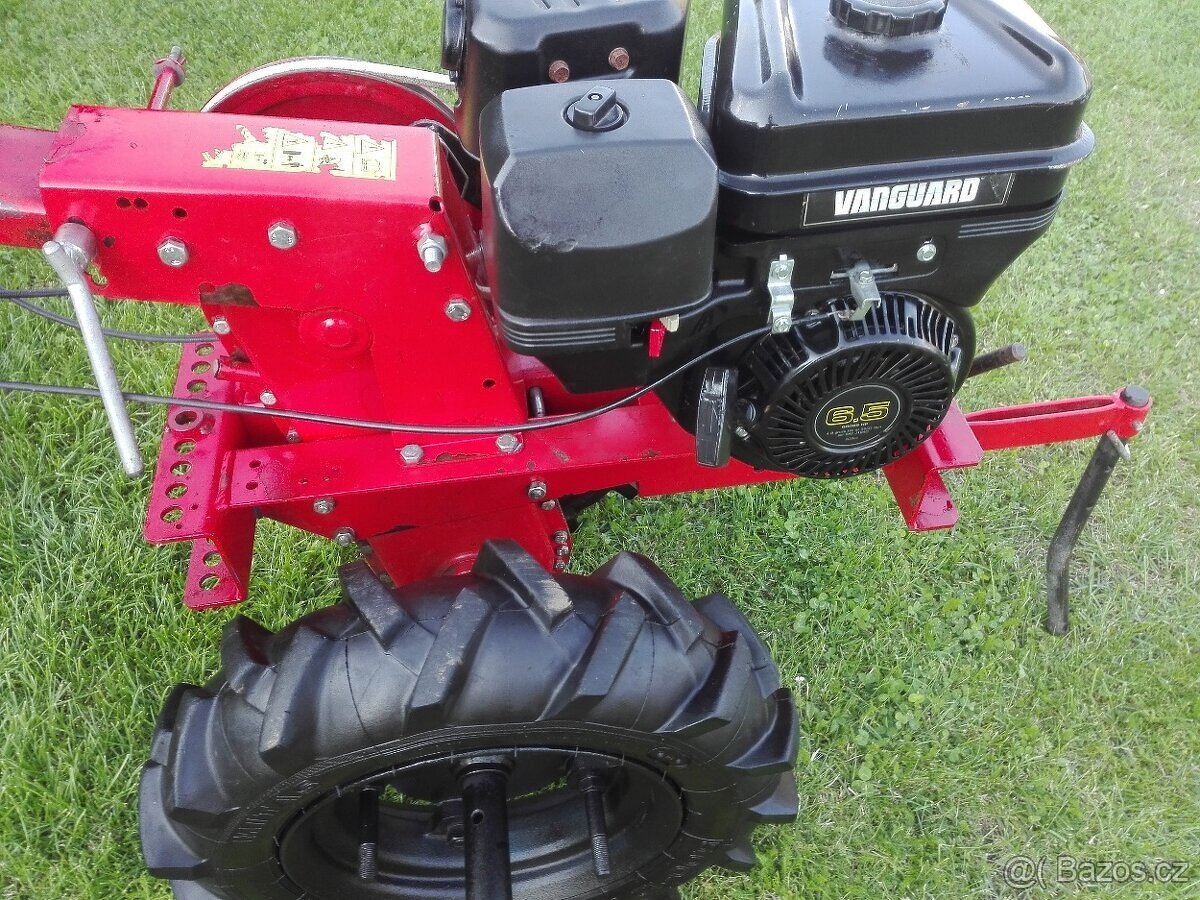 Malotraktor jednoosý (freza) - 2