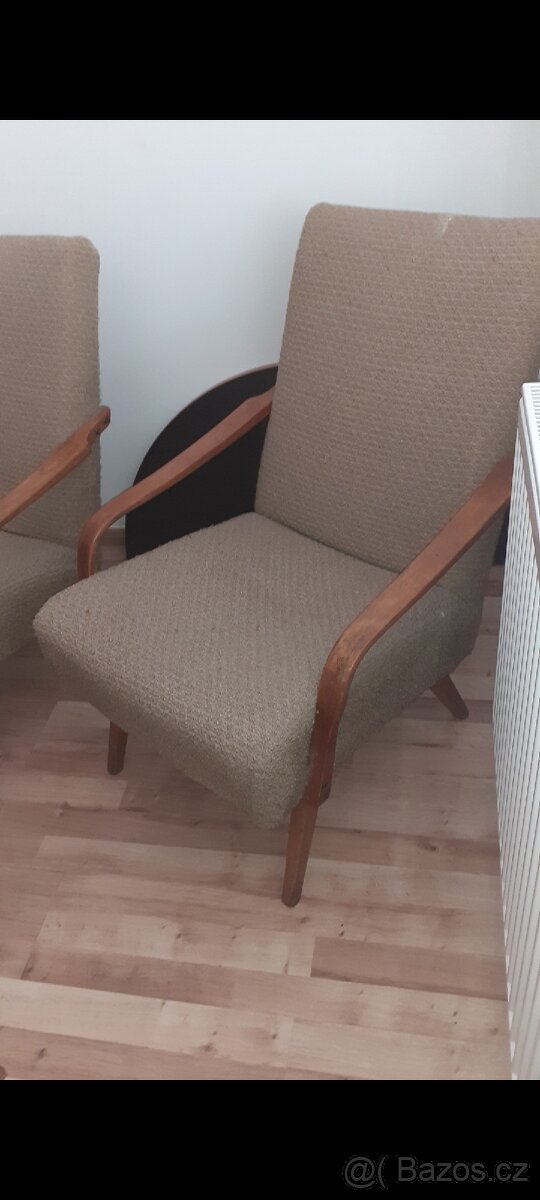 Starožitná křesla, cena za obě při okamžitém odběru.Dohoda. - 2