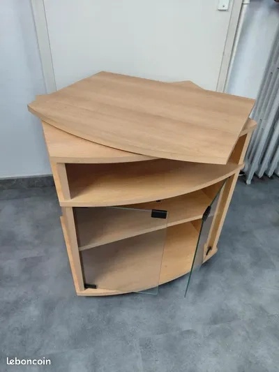Prodám TV stolek - 2