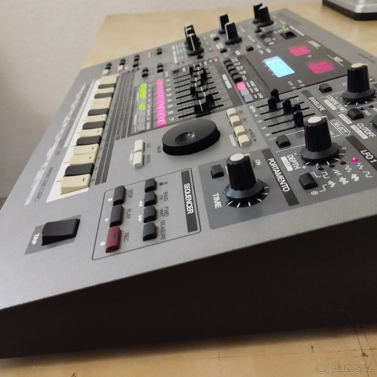 Roland MC-505 Groovebox - 2
