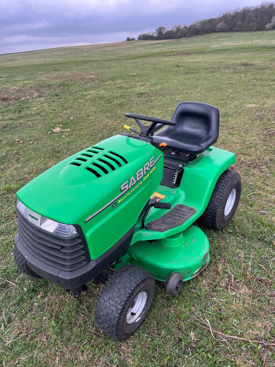 Zahradní traktůrek Sabre John Deere - 2
