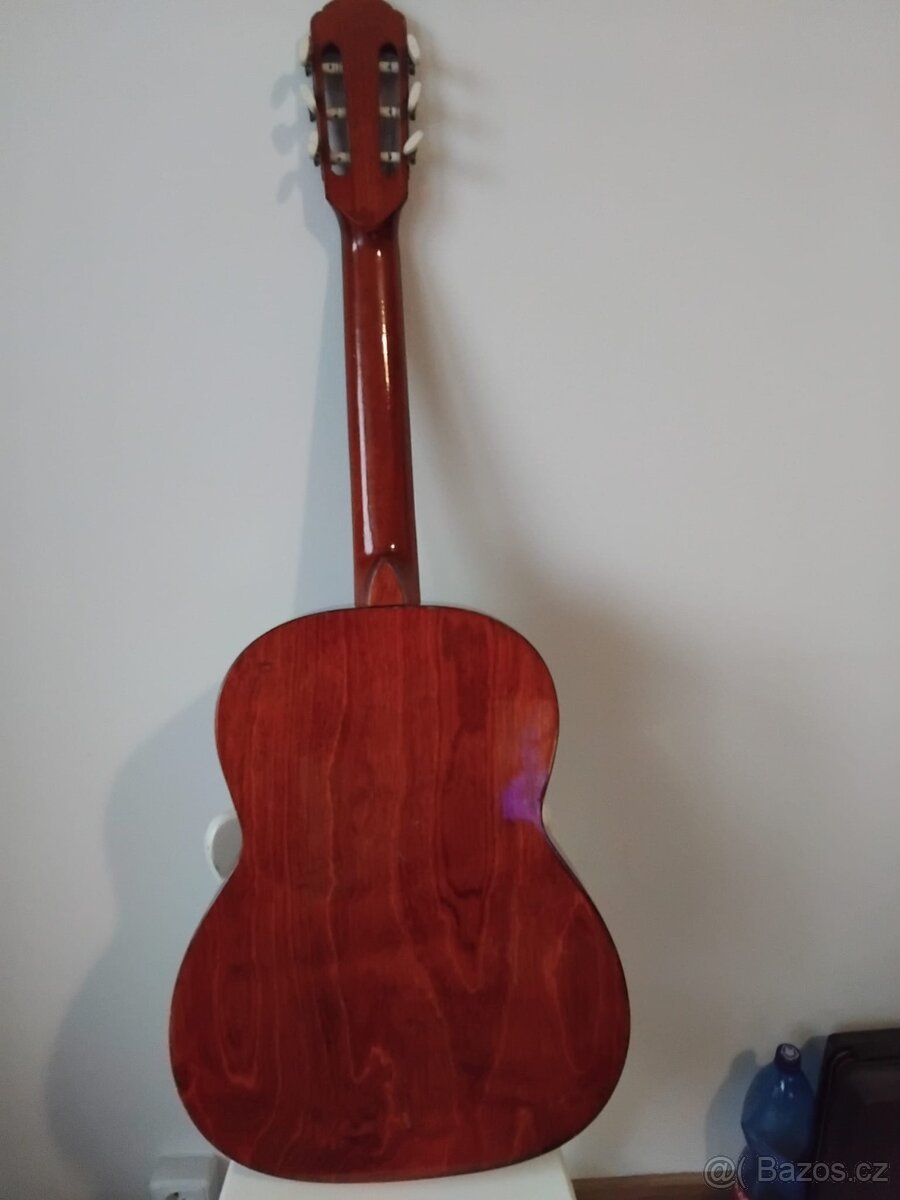 Starší kytara - 2