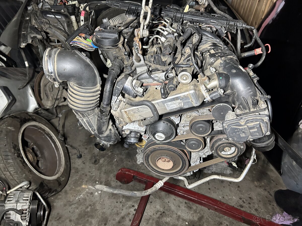 BMW E91 320D díly z motoru N47D20C - - 2