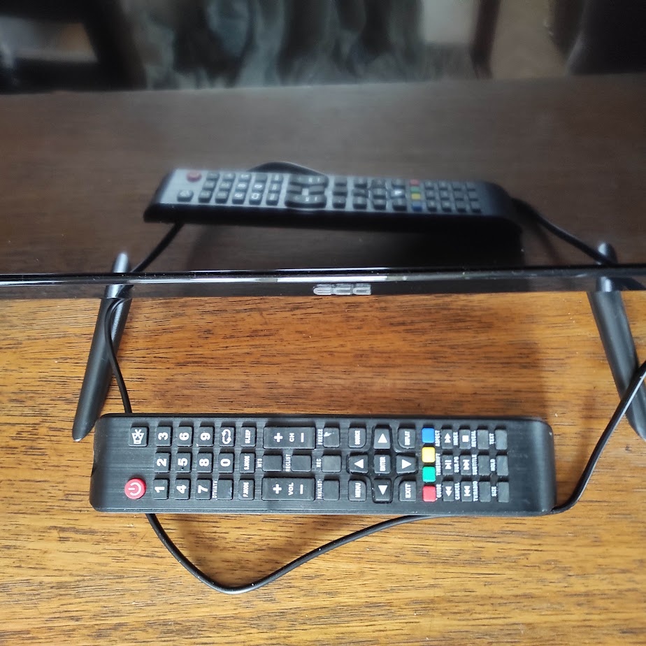 Televize ECG 32HN231 v záruce, úhlopříčka asi 80 cm - 2