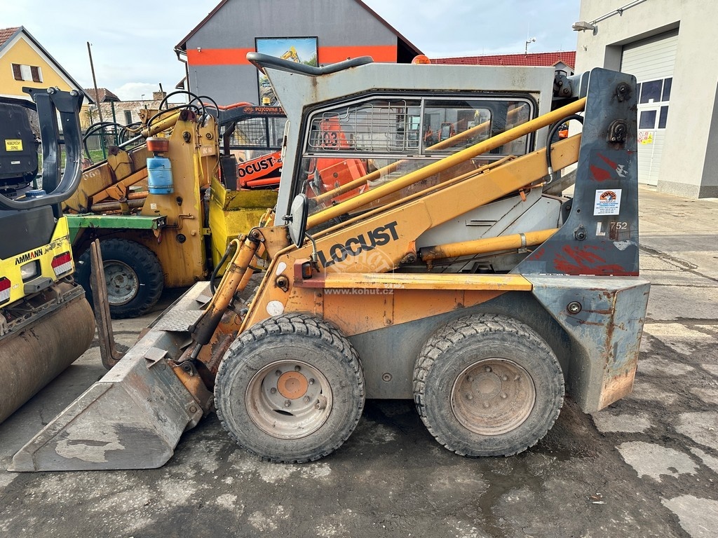 nakladač LOCUST 752 - 2