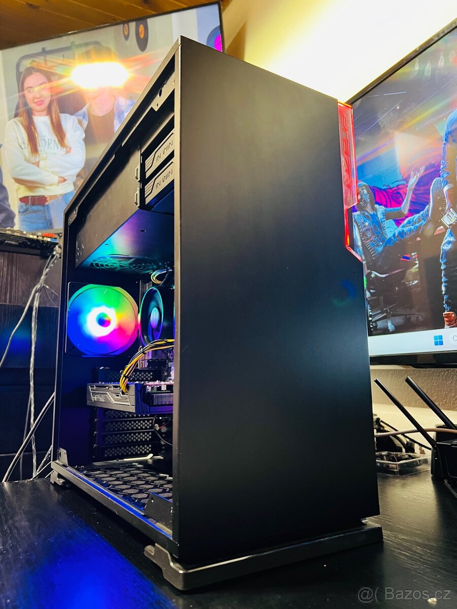 Herní Ryzen 5, až 16GB DDR4, m.2 SSD+ HDD, RX 470 4GB Win 11 - 2