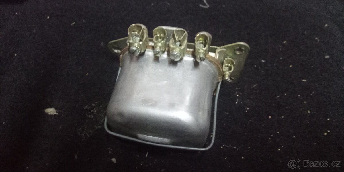 Trabant Wartburg regulátor dobíjení - 2