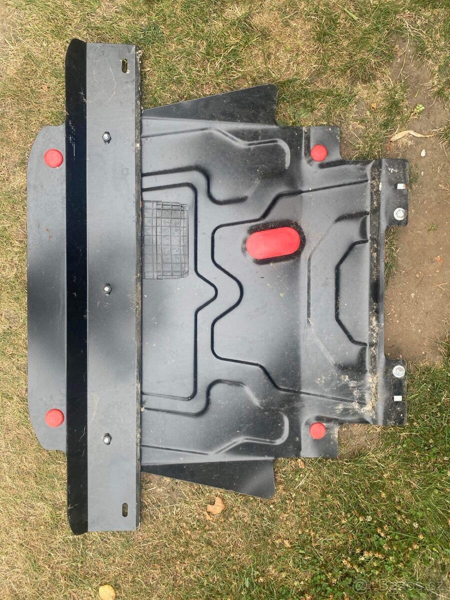 Prodám chranný plech motoru Ford Fusion - 2