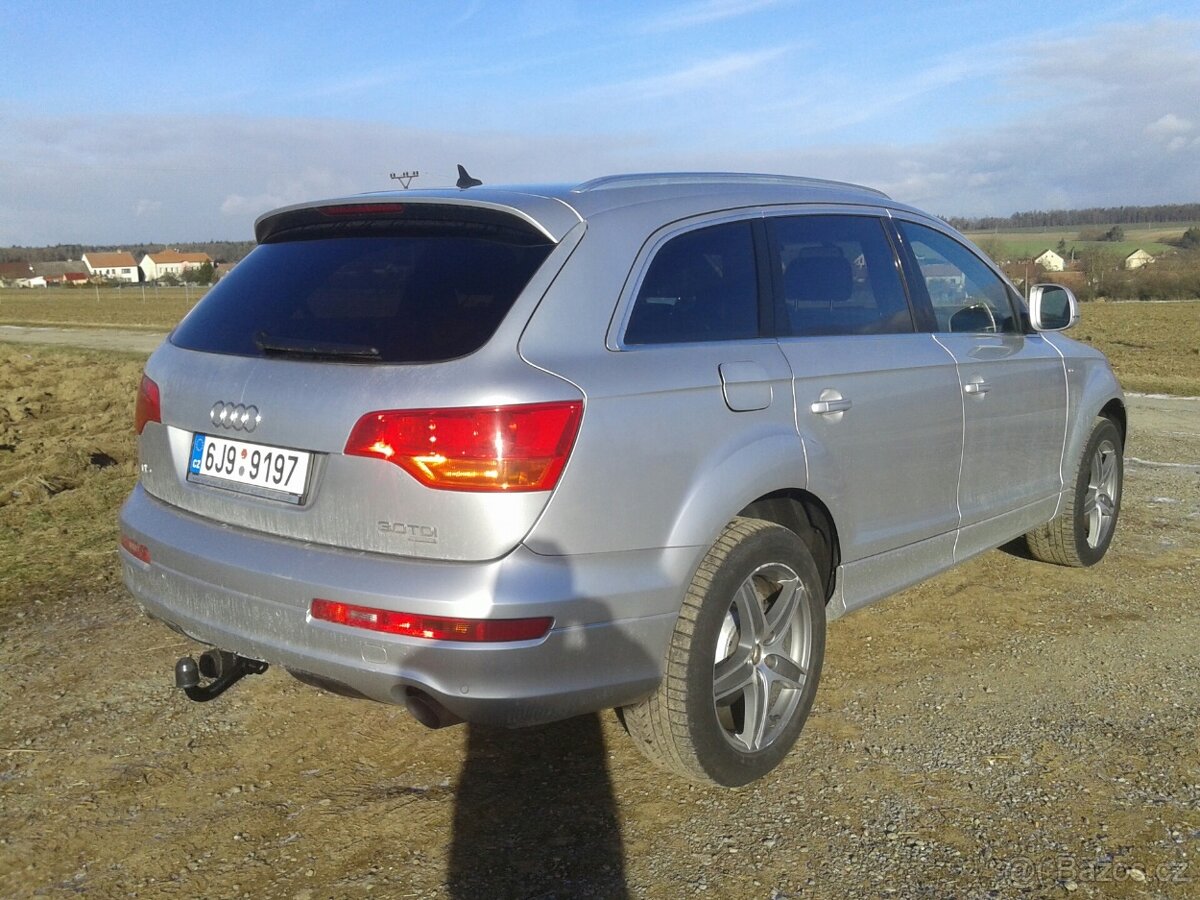 Audi Q7 3,0TDI Sline Quattro 7.míst - 2