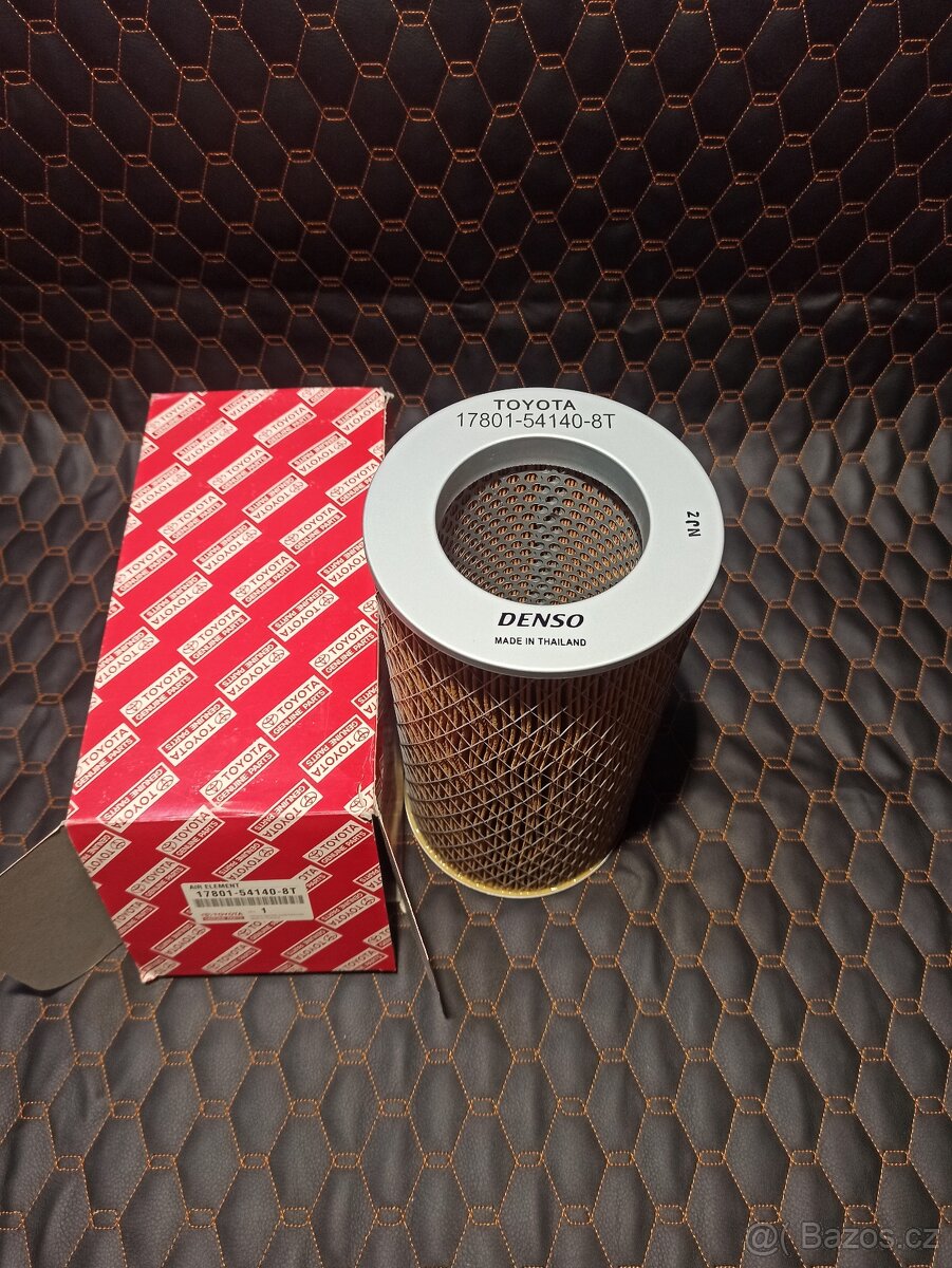 Vzduchový filtr OEM Toyota Hiace - 2