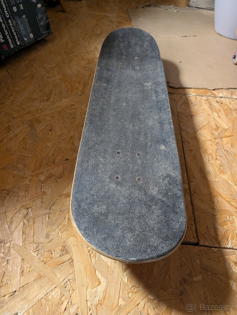 Prodám párkrát použitý skateboard - 2